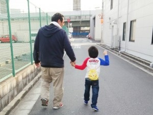 子どもたちは寒さに負けず